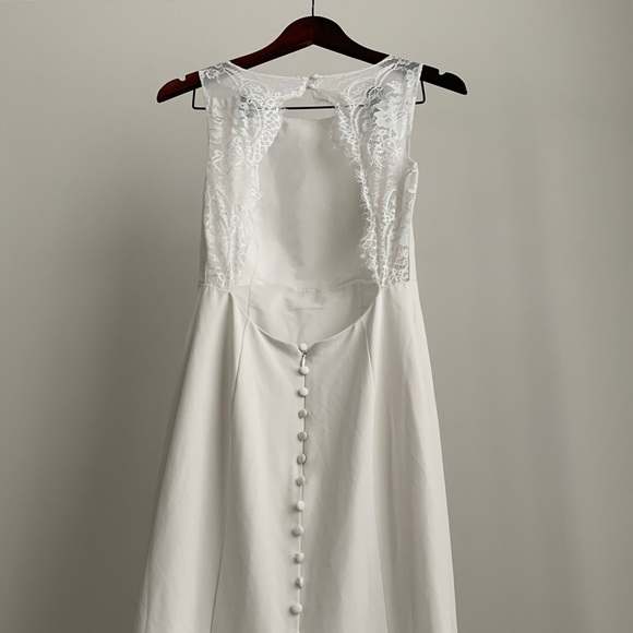 Cecelia Fishtail Maxi Dress with Lace Button Back - Picture 7 of 12